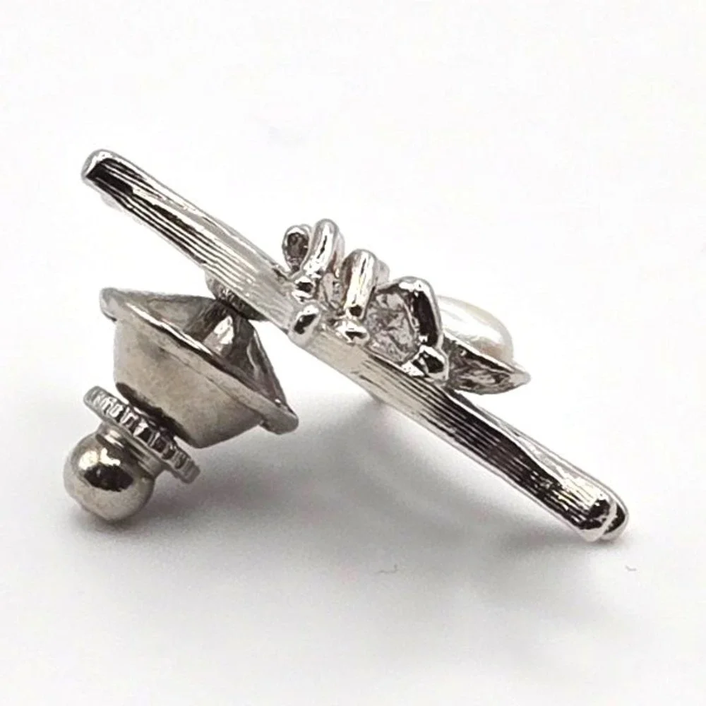 Vintage 90s Avon Silver Tone Spiderweb Pin with Faux‎ Pearl and Rhinestones